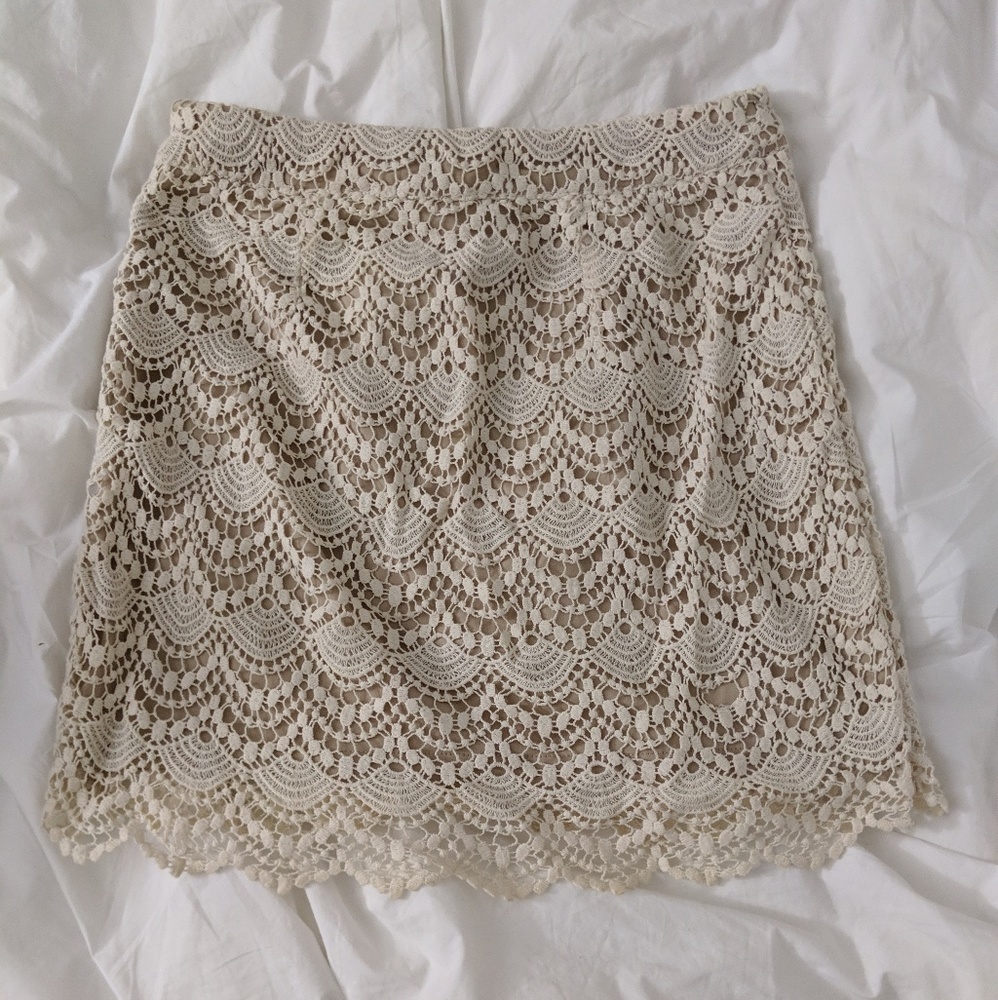 Forever 21 ivory scalloped lace skirt